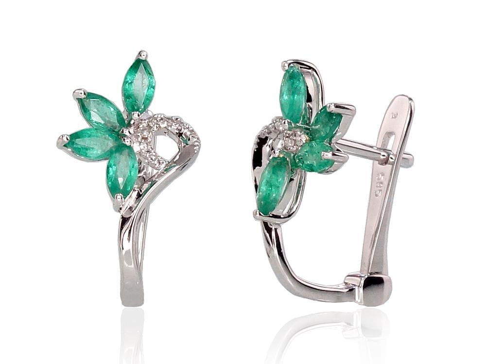 Zelta auskari ar 'angļu' slēdzēju #1200717(Au-W)_DI+EM, Baltais Zelts 585°, Briljanti (0,028Ct), Smaragds (0,638Ct), 2.02 gr. - Rotaslietas Avenique Design